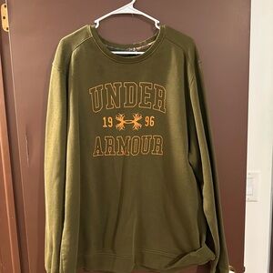 Green Under Armour sweatshirt